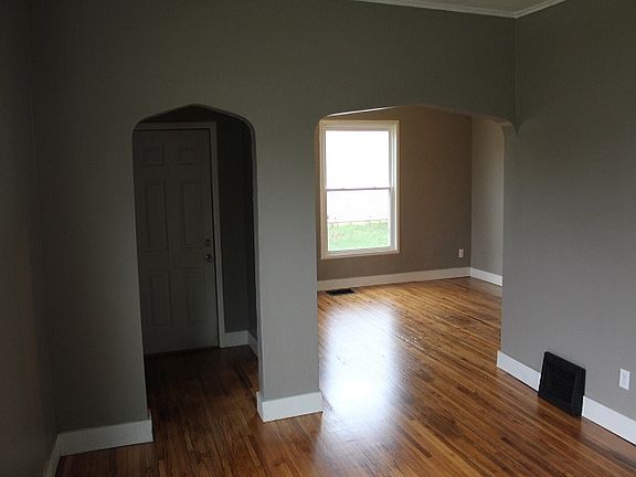 5th image of 555 Edwards Ave