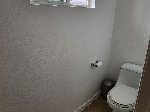5th image of 25920 Sherman Rd