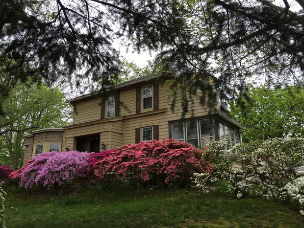 300 Trainor St, Ridley Park, PA 19078