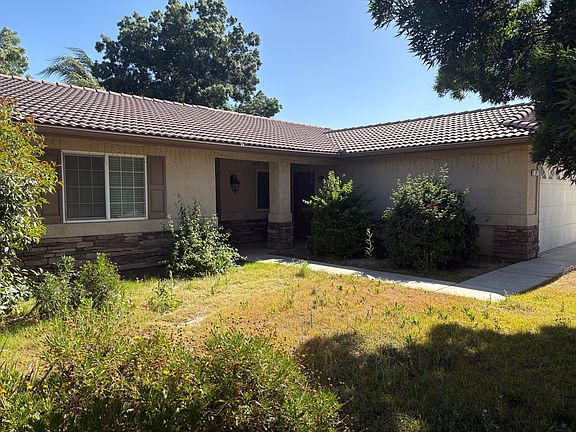2nd image of 221 Medina Ct
