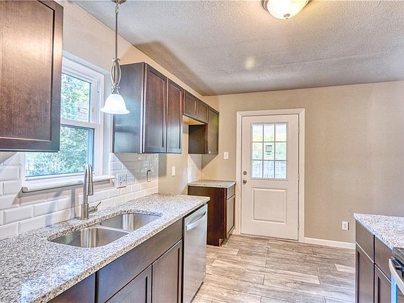 3rd image of 4821 Alandale Dr