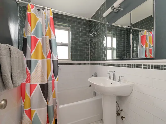 Sold by Century 21 Benjamin Realty | media 27