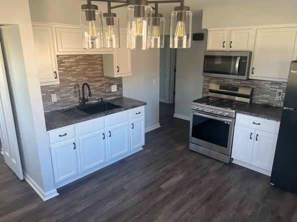 975 Lincoln Lake Ave SE