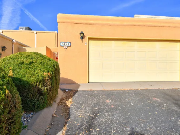 5121 Pinata Pl NE, Albuquerque, NM 87109