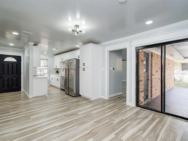 1806 Cypress Dr — Photo 10