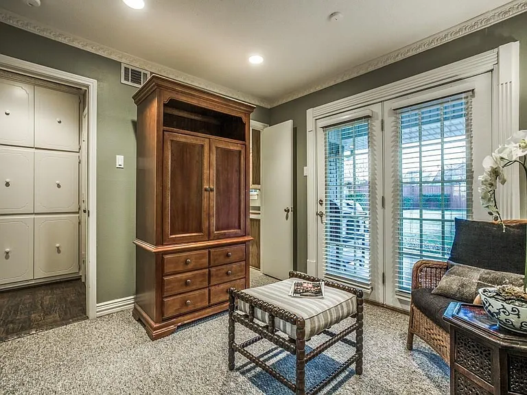 11140 Russwood Cir — Photo 12