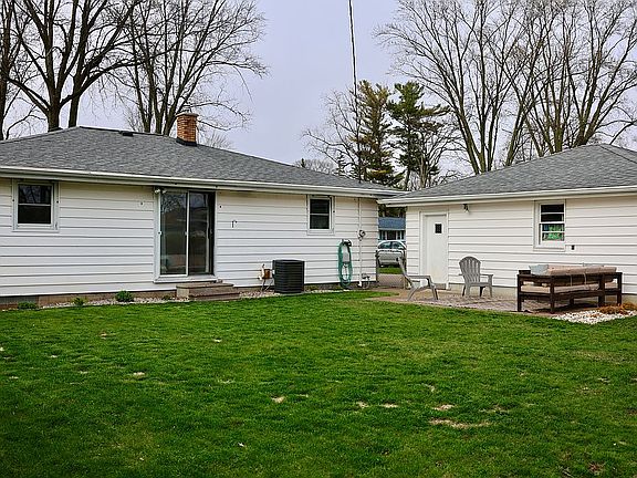 3rd image of 1445 Princeton Rd