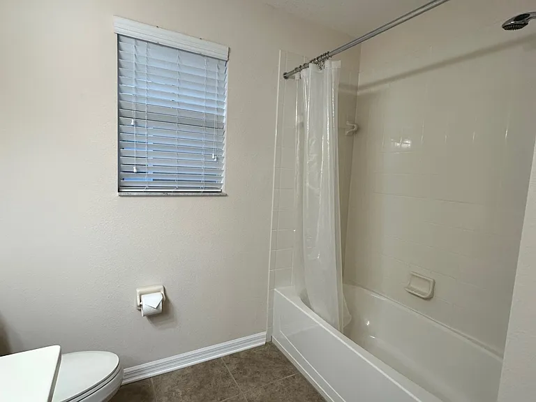 16008 Loneoak View Dr — Photo 3