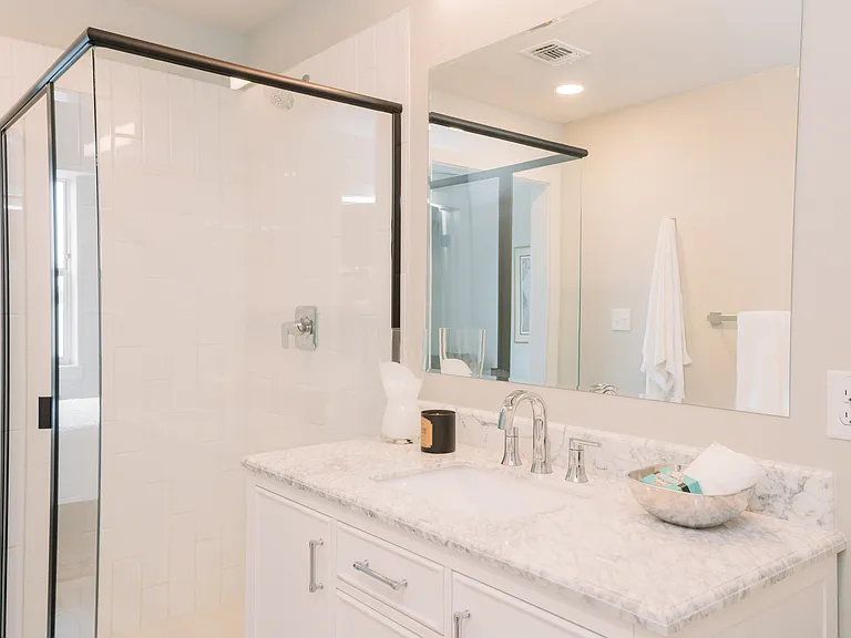 210 W Peden Aly #116 — Photo 16