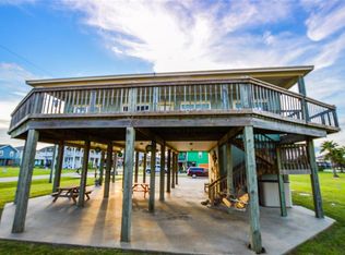 950 Surf Rd, Crystal Beach, TX 77650