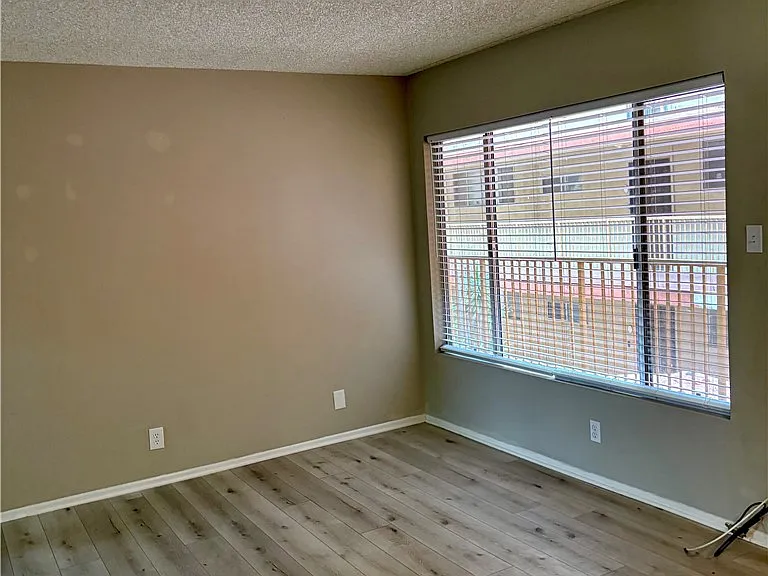 545 Chestnut Ave #203 — Photo 6