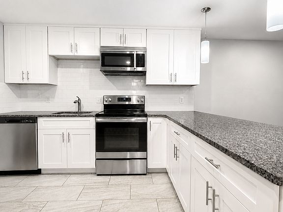 3rd image of 121 Tremont St APT 420