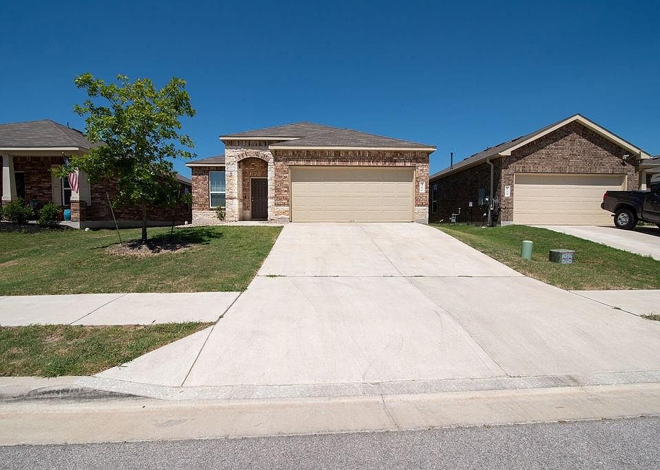 1st image of 462 Martha Dr