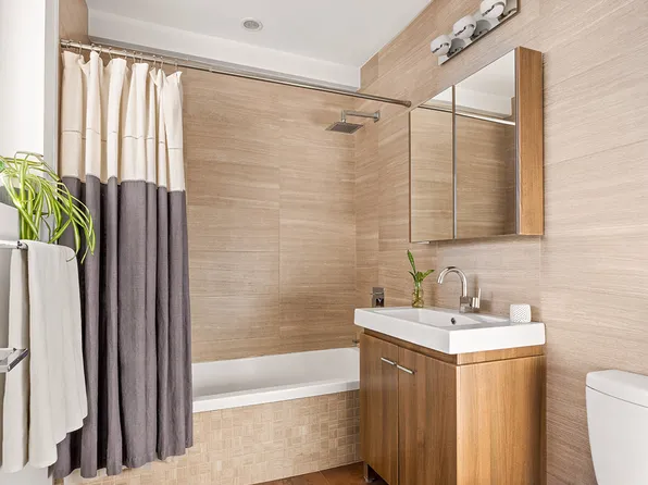 531 Vanderbilt Avenue image 9 of 21