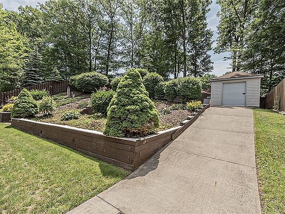 4th image of 6111 Night Vista Dr