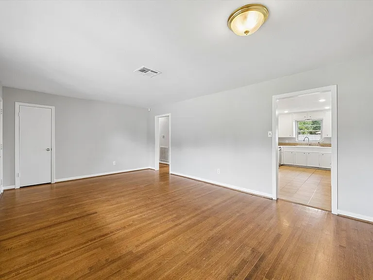 8037 Longridge Dr — Photo 6