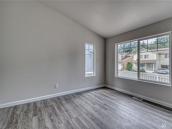 5th image of 1131 NE Beaumont Ln
