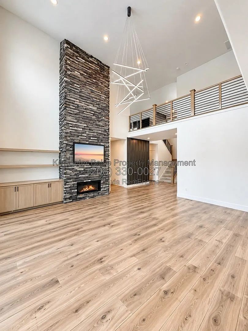 4 bed, 3.5 bath, 3230 sqft, $5,750 — Photo 4