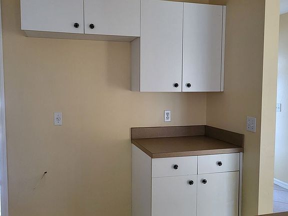 4th image of 1249 Ellipse St E
