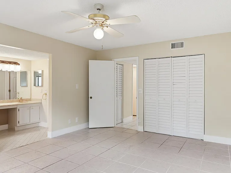 3242 Perimeter Dr — Photo 15