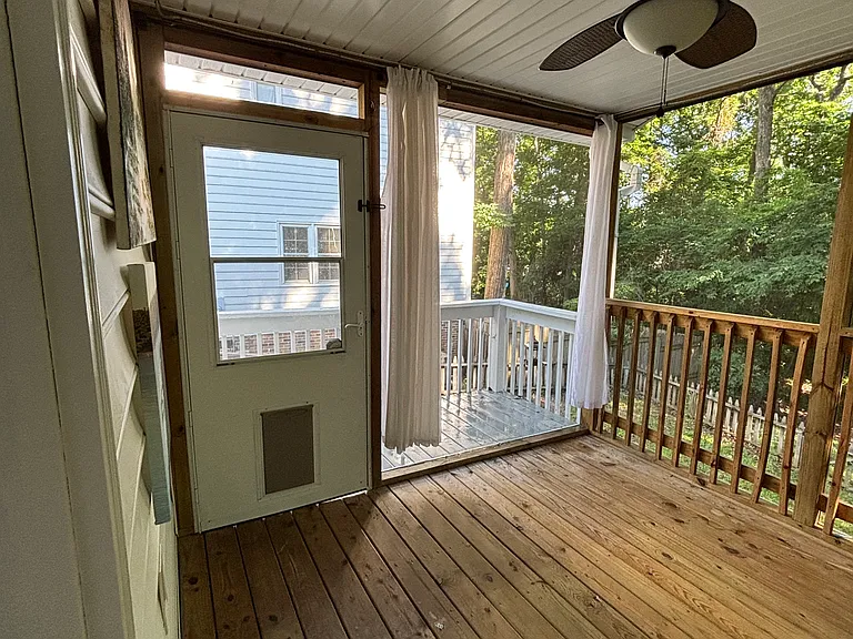 112 Landing Dr — Photo 13