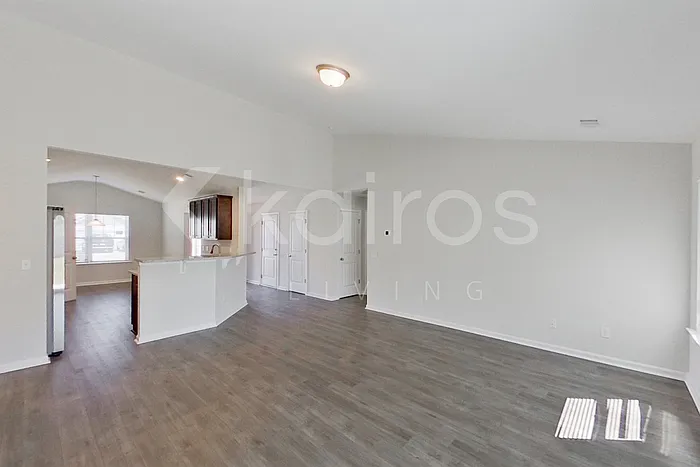 3 bed, 2.0 bath, 1565 sqft, $1,925 — Photo 4
