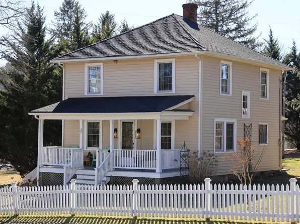 32 Riners Ln, Warm Springs, VA 24484