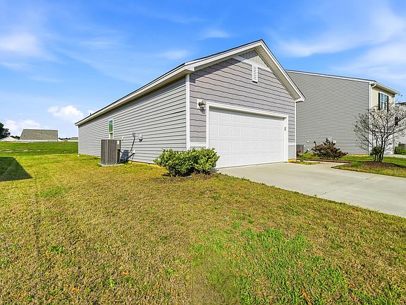 3rd image of 426 Pender Woods Dr