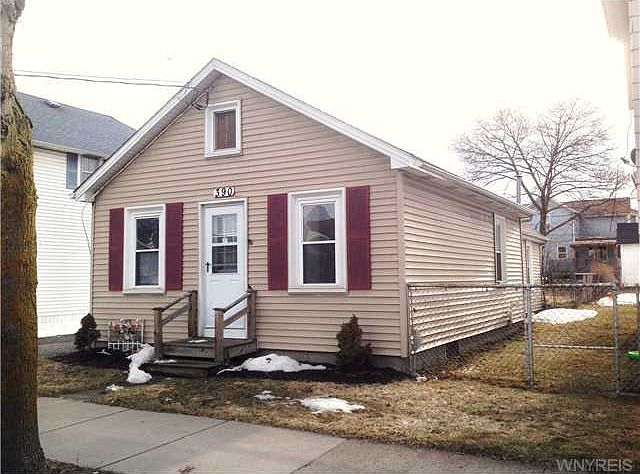 1st image of 390 Oliver St