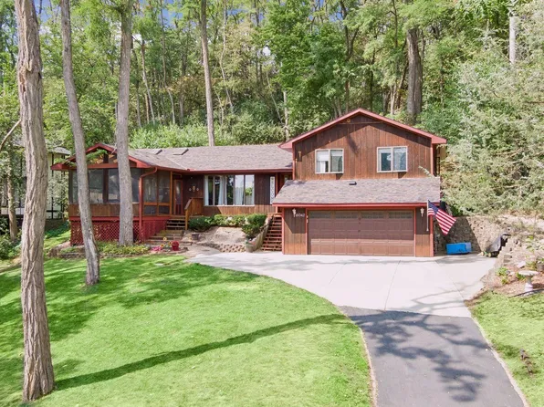 16042 6th St N, Lakeland, MN 55043