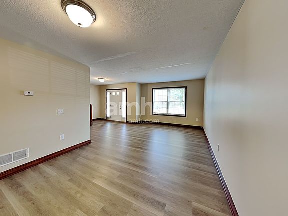 4th image of 231 Oakford St