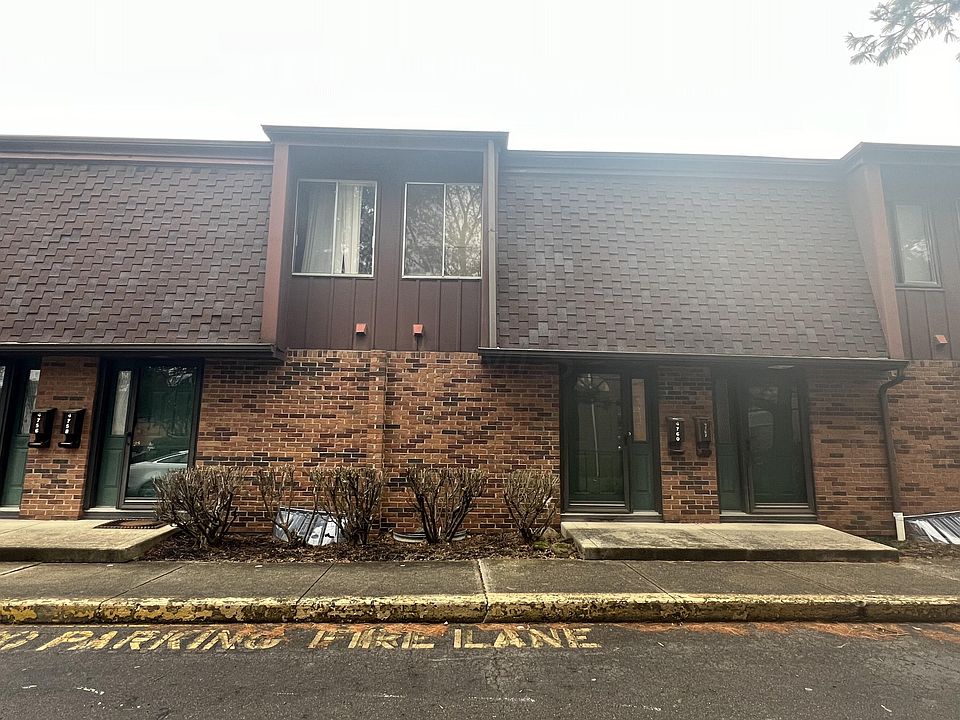 2nd image of 4760 Shell Ct S