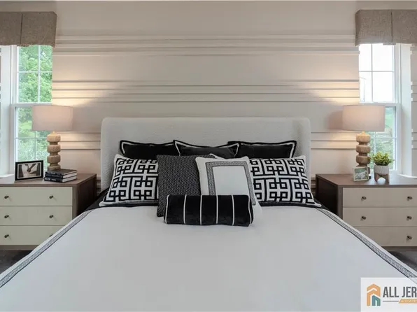 27305 Radford Ct, Monroe Township, NJ 08831