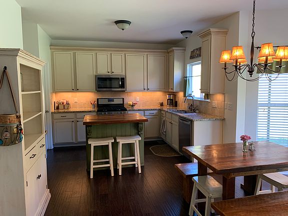 2nd image of 1702 Calderwood Ct