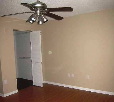 3rd image of 4852 N Us Highway 441 APT 101