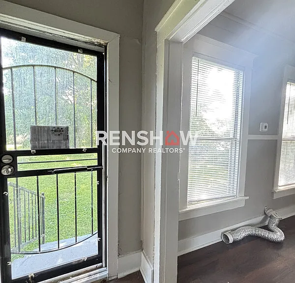696 Decatur St — Photo 22