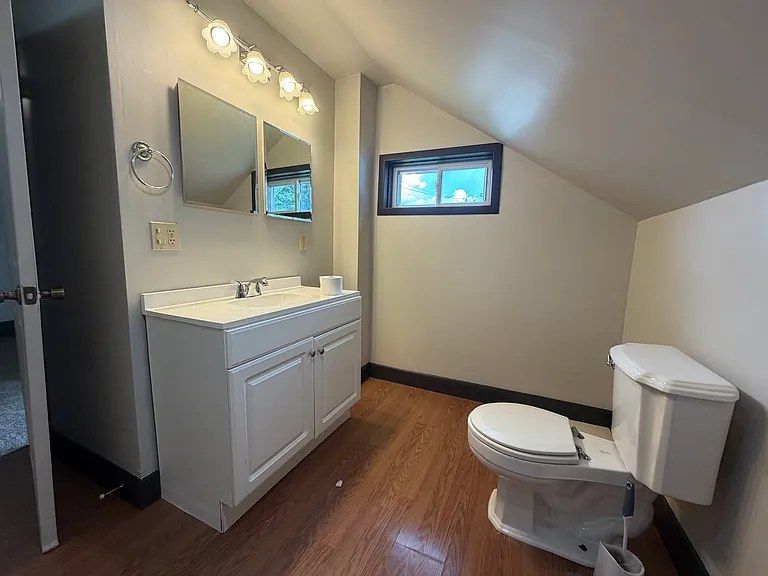 102 W Jefferson St — Photo 11