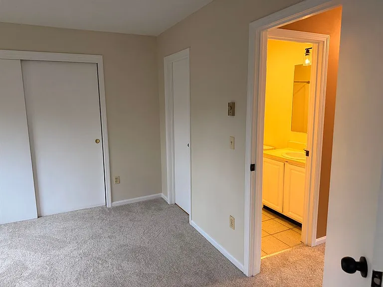 L4 Stonehedge Dr #L4 — Photo 16