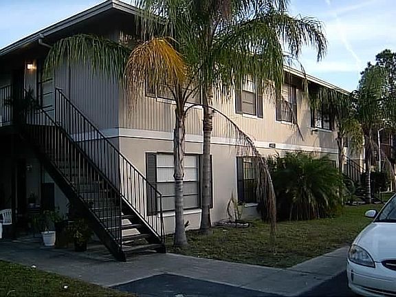 2nd image of 8425 Camden St