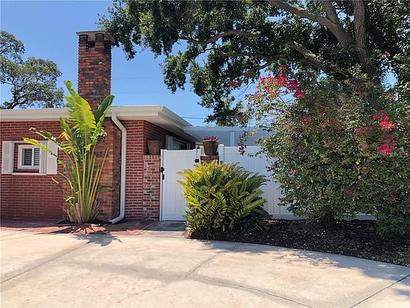 3rd image of 14201 Yacht Club Blvd