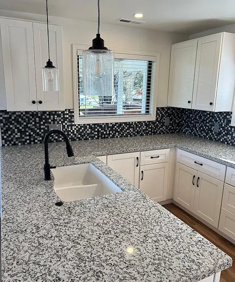 5100 Soquel Dr #A — Photo 2