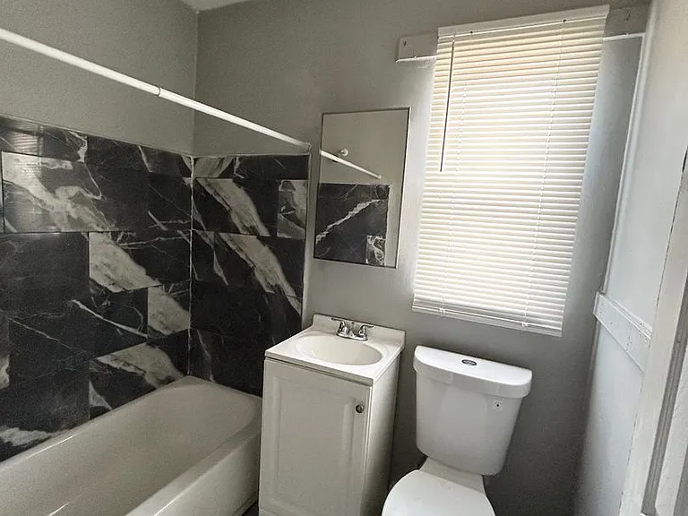 430 N Charles St #9 — Photo 10