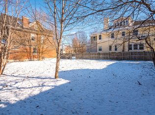 1241 Ormsby Ct, Louisville, KY 40203