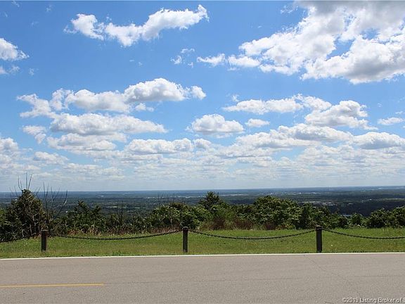 3rd image of S Skyline Dr