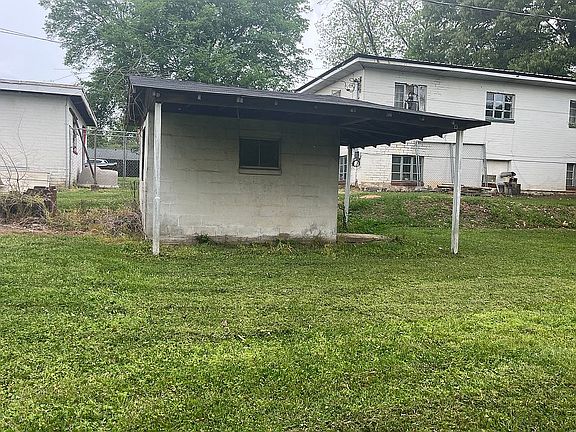 4th image of 3212 E 12th Ave