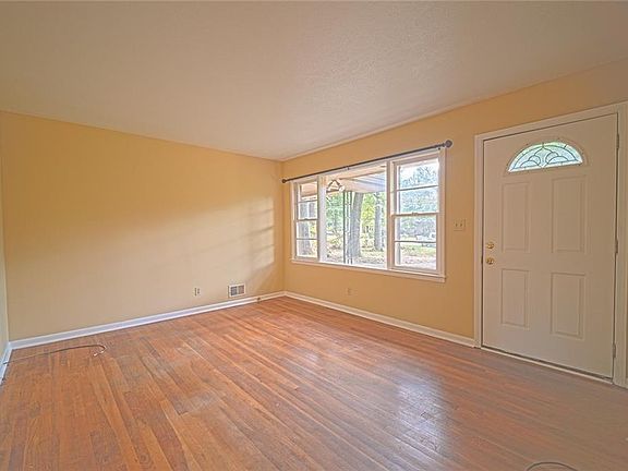 5th image of 5565 Bowers Rd