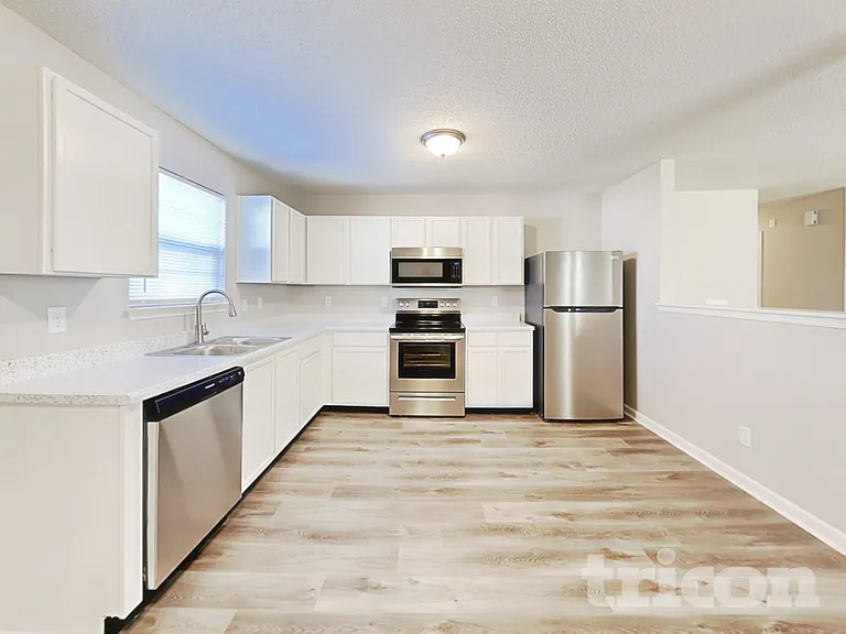 10428 Kensington Way — Photo 5