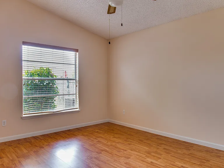 9928 Dean Cove Ln — Photo 11
