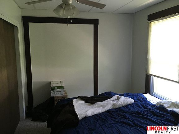 3rd image of 837 S 32nd St