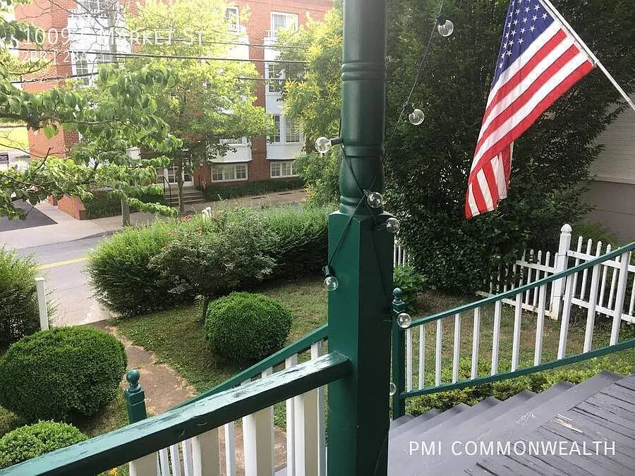 2 Bed / 2 Bath Single Family (9/10/26) — Photo 2